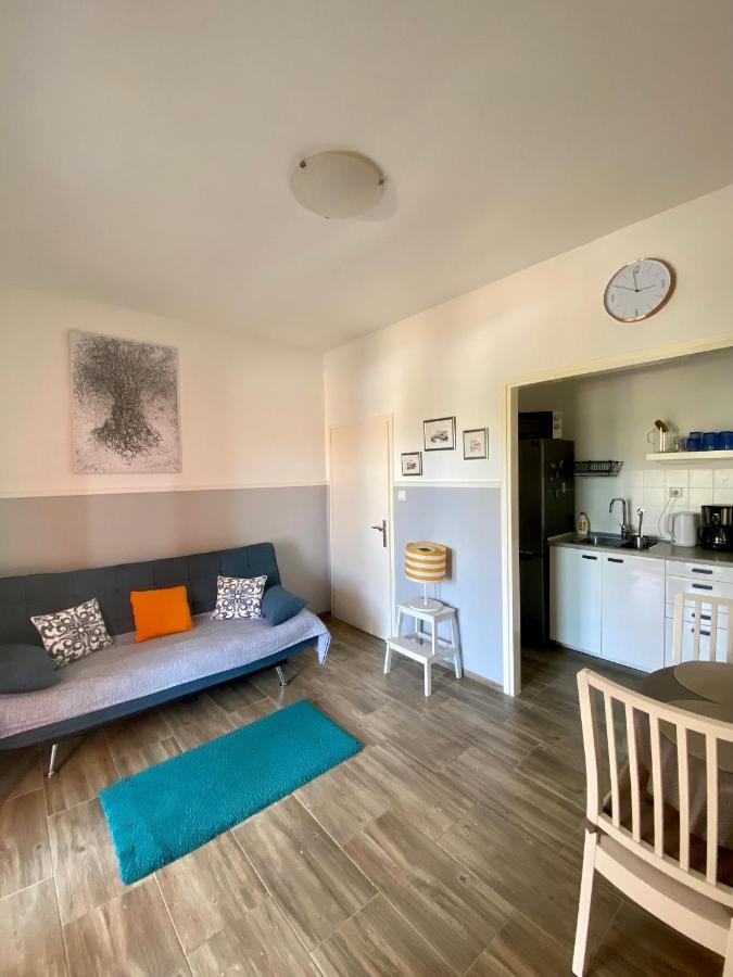 Lumar Holidays And Apartments Preko Exterior foto